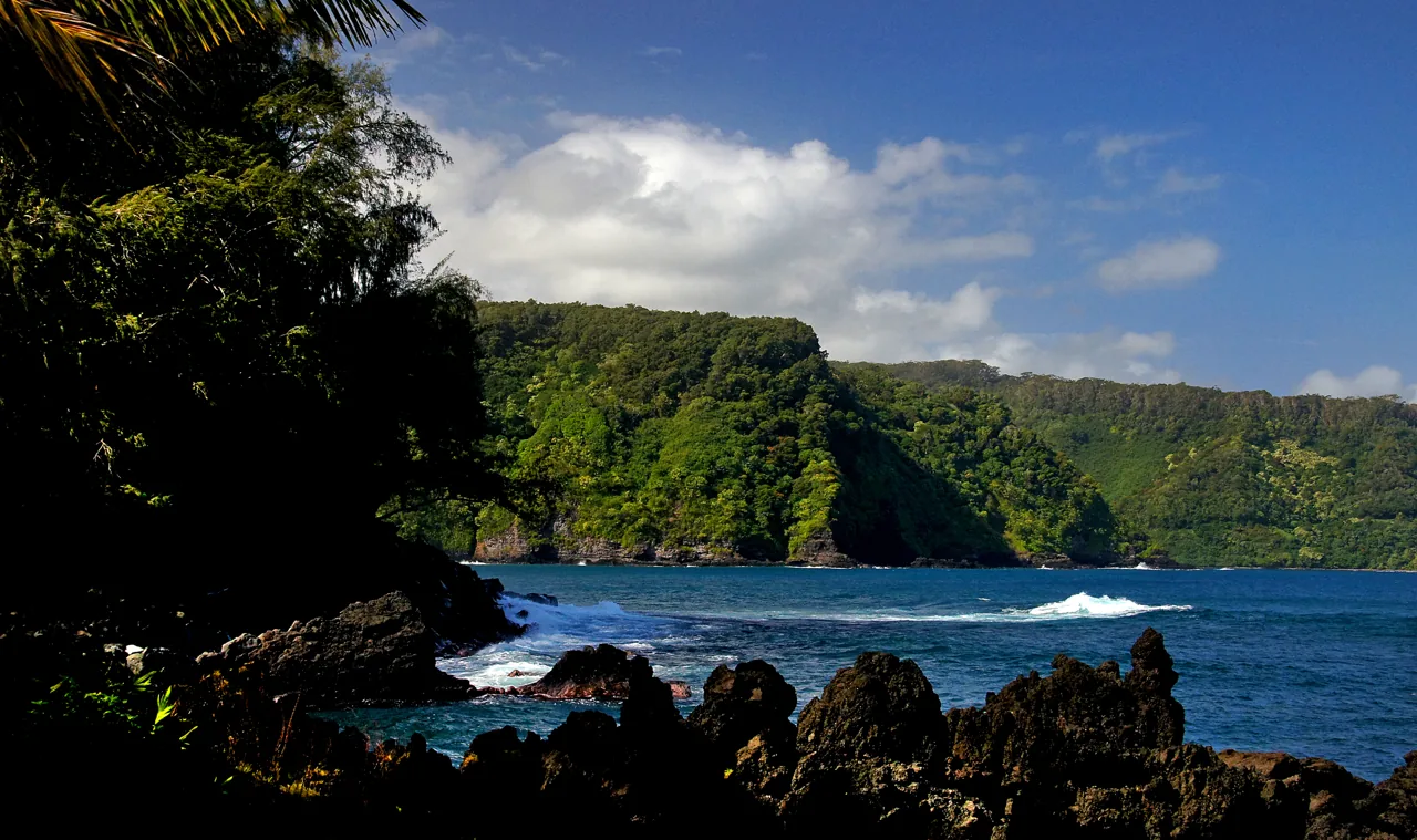Lava rocks and the Pacific Ocean along the Keʻanae Peninsula, Maui.